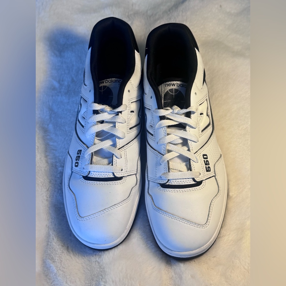 Men’s New Balance 550  White and Black Sneakers Size 11